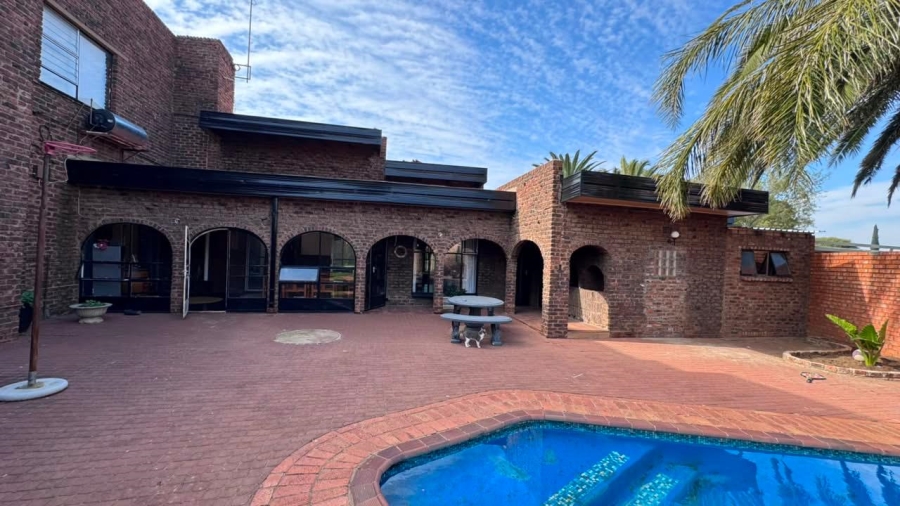 5 Bedroom Property for Sale in Royldene Northern Cape